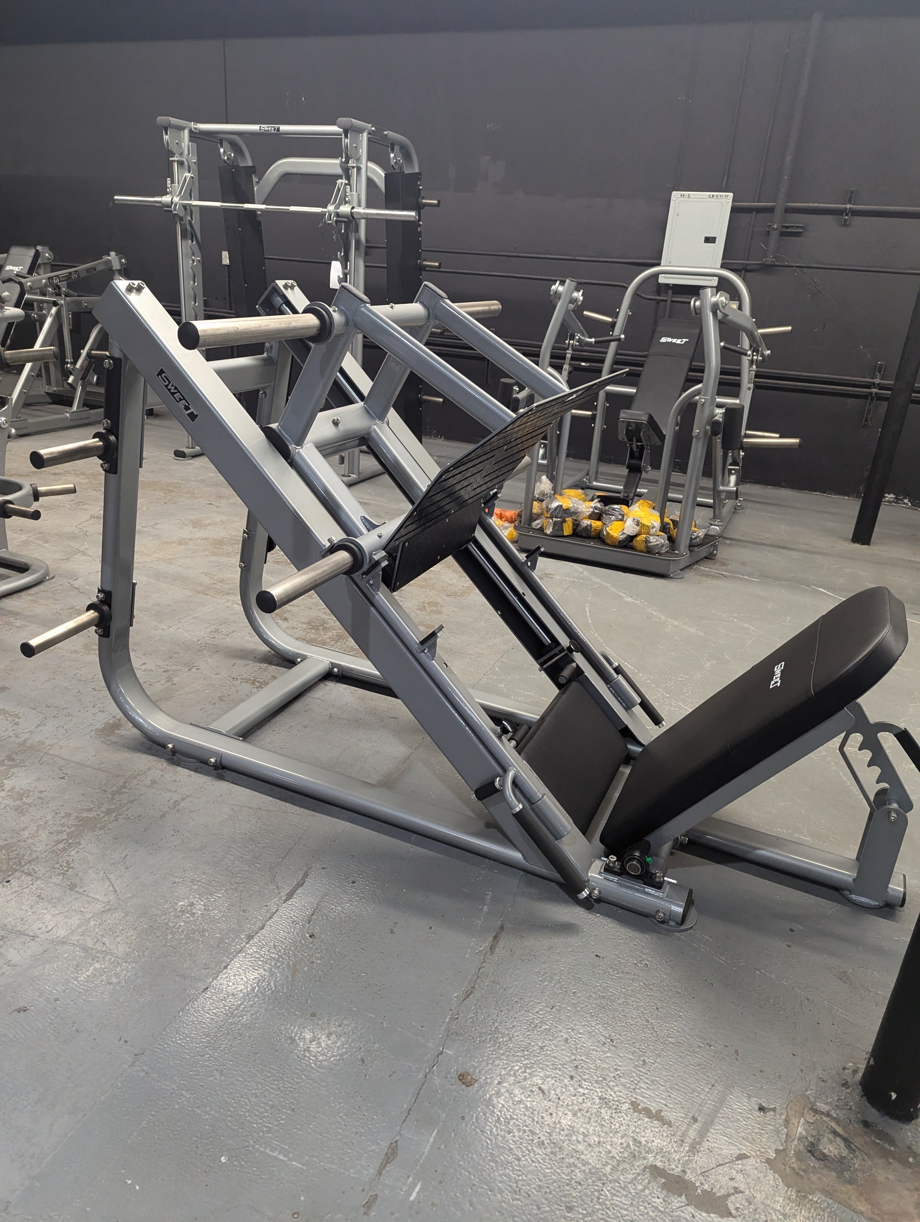 Sweet Leg Press by Muscle D Fitness – Commercial Grade Leg Press Machine