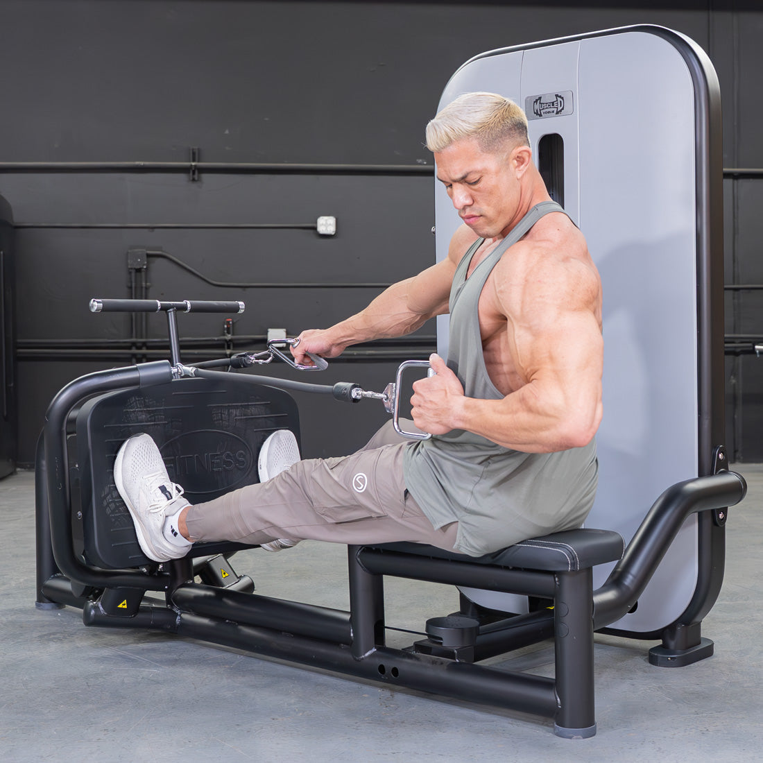 Vogue Diverging Low Row by Muscle D Fitness | Advanced Back Machine