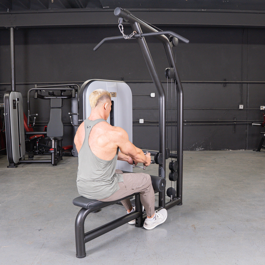 Vogue Lat/Low Row - Muscle D Fitness - Adjustable Seat - Pin Selectorized - Combo Back Machine